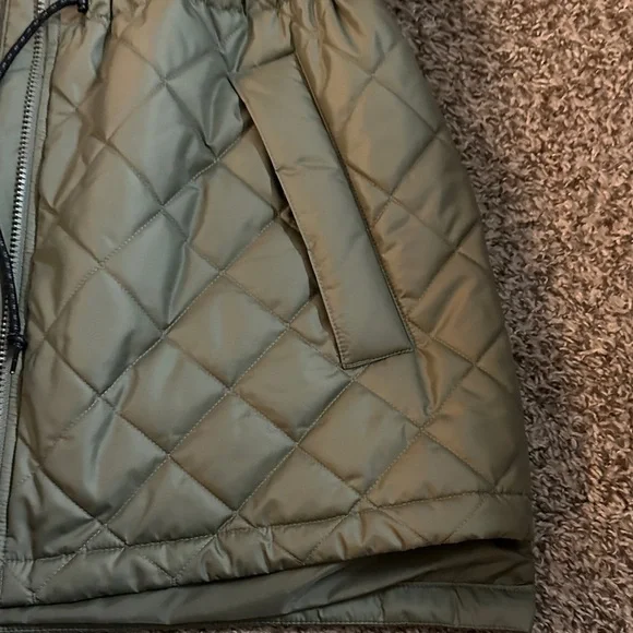 Women’s Columbia Quilted Green Vest - Picture 4 of 7